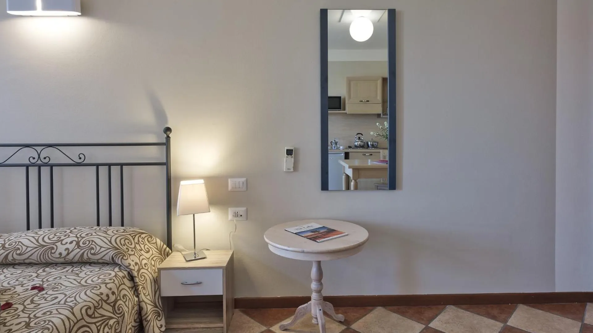 Apartment In Peschiera Del Garda 22083