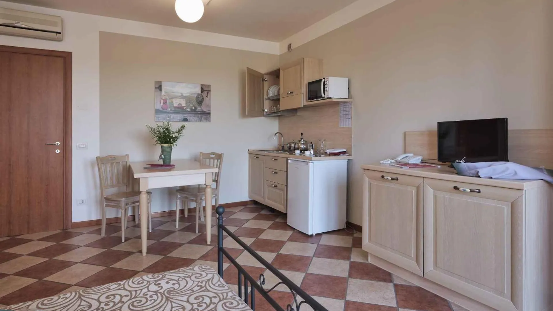 Apartment In Peschiera Del Garda 22083