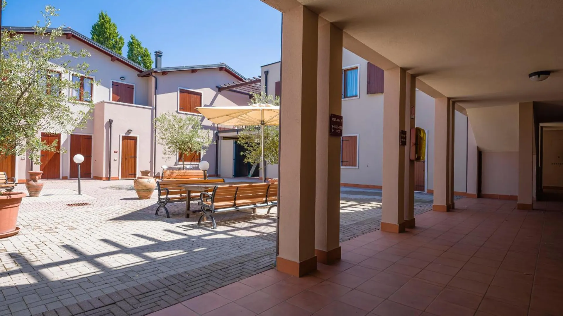 Apartment In Peschiera Del Garda 22083