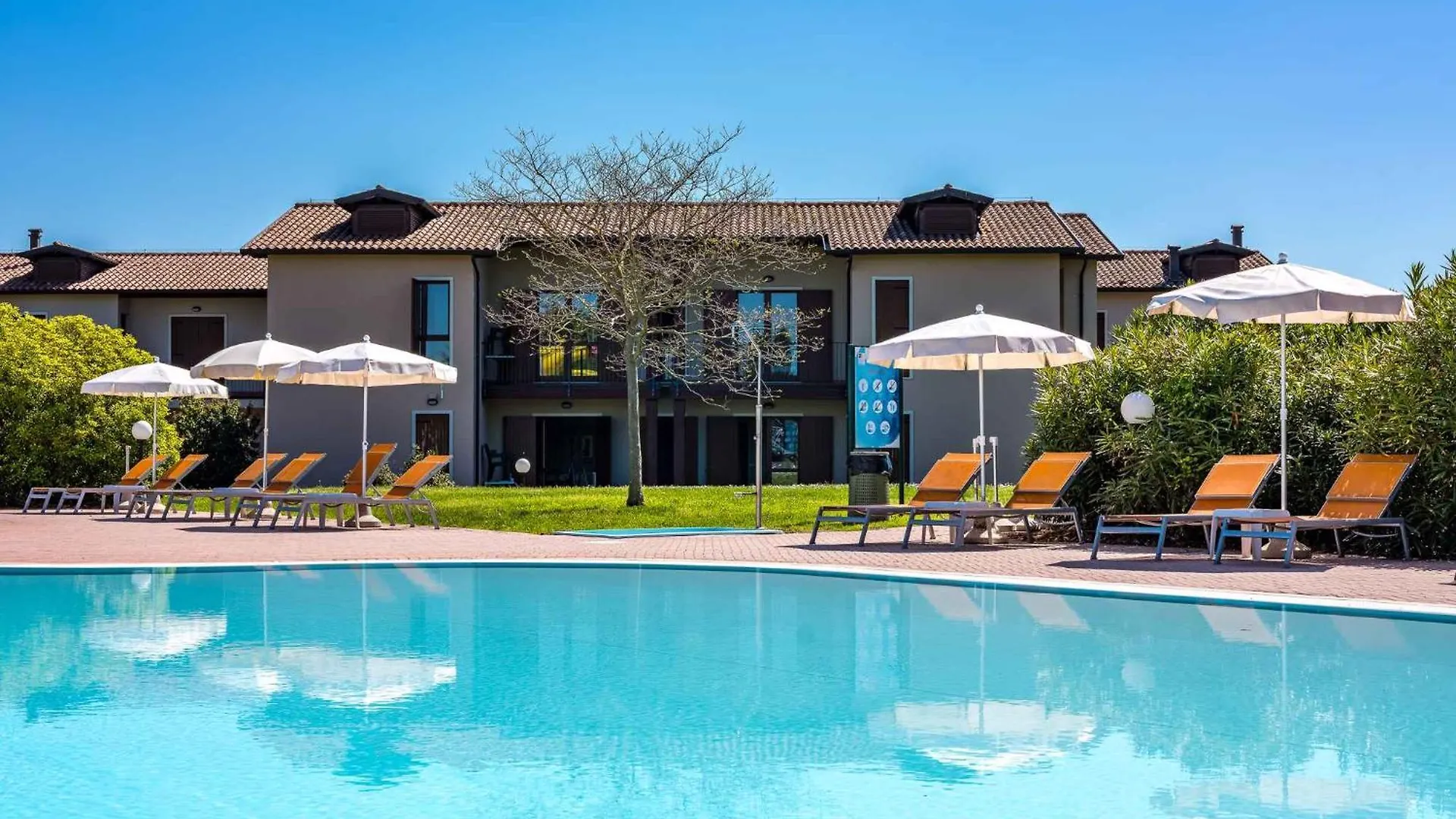 Apartment In Peschiera Del Garda 22083