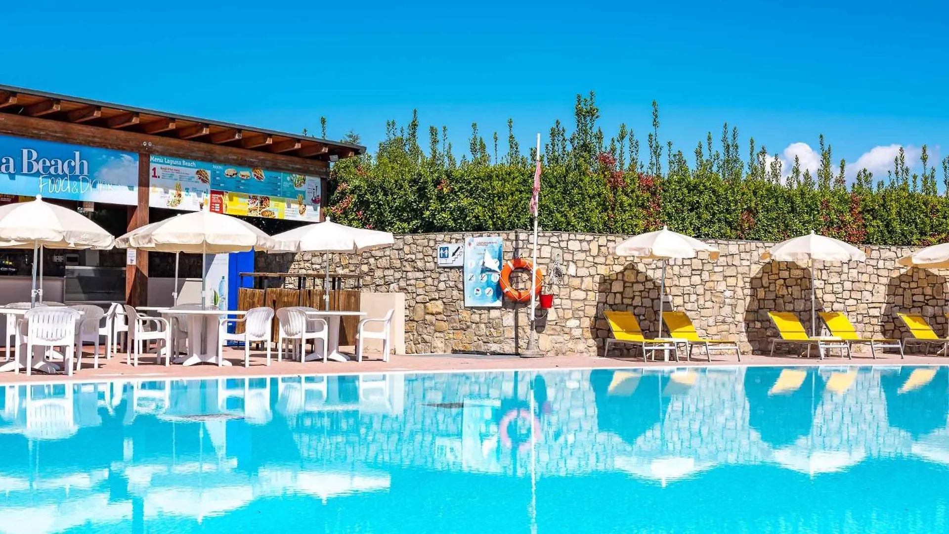 Apartment In Peschiera Del Garda 22083